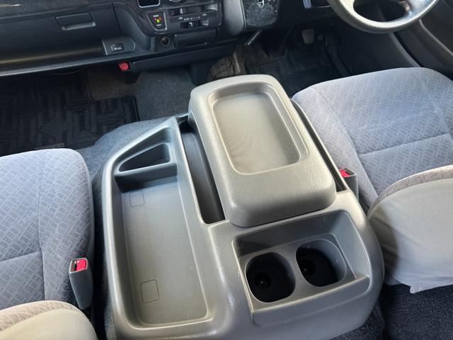 ハイエースバン ロングスーパーGL フロントプロテクター/4型フェイスグリルバンパー/LEDヘッドライト/LEDフォグ/TRDアルミホイール/社外LEDテール/オーバーフェンダー/ETC/AC100V/電格ミラー(28枚目)