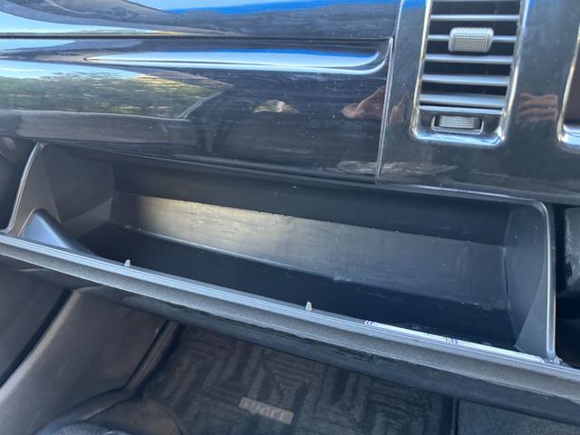 ハイエースバン ロングスーパーGL フロントプロテクター/4型フェイスグリルバンパー/LEDヘッドライト/LEDフォグ/TRDアルミホイール/社外LEDテール/オーバーフェンダー/ETC/AC100V/電格ミラー(31枚目)