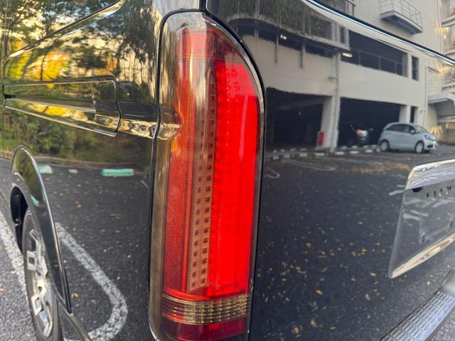 ハイエースバン ロングスーパーGL フロントプロテクター/4型フェイスグリルバンパー/LEDヘッドライト/LEDフォグ/TRDアルミホイール/社外LEDテール/オーバーフェンダー/ETC/AC100V/電格ミラー(49枚目)