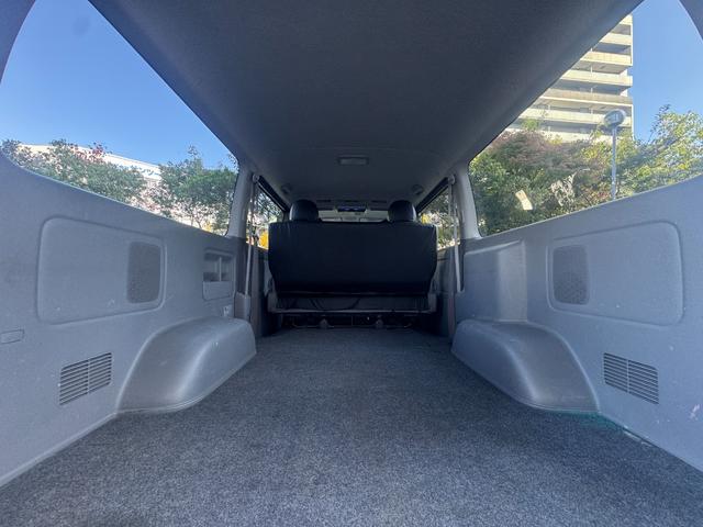 ハイエースバン ロングスーパーGL フリップダウンモニター/社外ナビ/フルセグ/(23枚目)