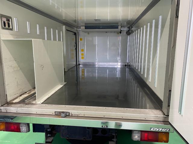 ダイナトラック 　冷蔵冷凍車　設定温度マイナス７℃から３０℃（10枚目）