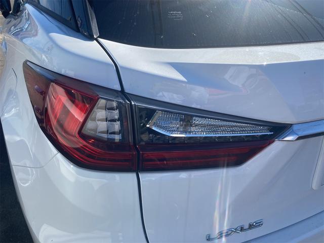 RX RX450h Fスポーツ ワンオーナー/記録簿あり/運転席助手席エアバック/アイドリングストップ/スマートキー/全方位カメラ/革シート/電動格納ミラー/電動リアゲート(10枚目)