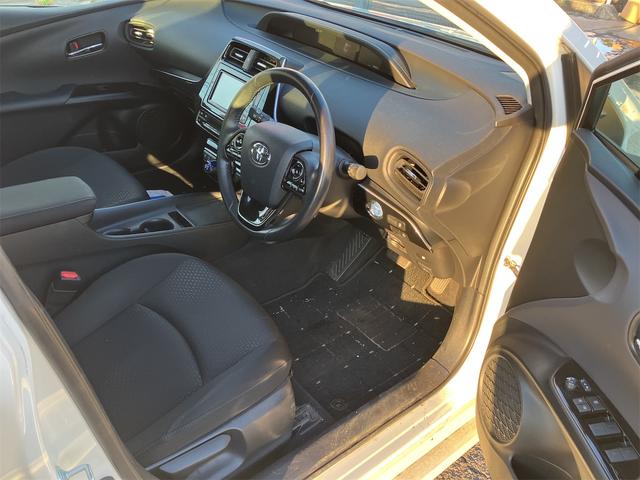 プリウス Ｓ　純正ナビ・Ｂｌｕｅｔｏｏｔｈ接続可・テレビキャンセラー・禁煙車・前後ドライブレコーダー・アイドリングストップ・ＥＴＣ・スマートキー（29枚目）