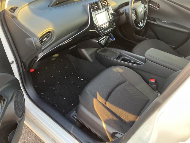 プリウス Ｓ　純正ナビ・Ｂｌｕｅｔｏｏｔｈ接続可・テレビキャンセラー・禁煙車・前後ドライブレコーダー・アイドリングストップ・ＥＴＣ・スマートキー（33枚目）