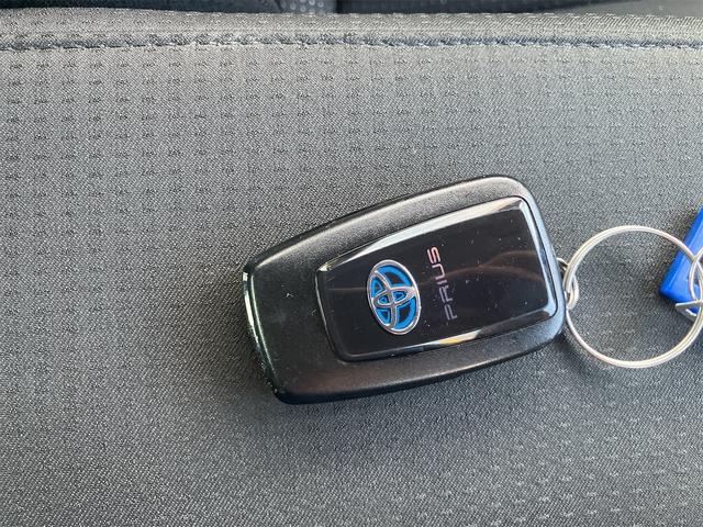 プリウス Ｓ　純正ナビ・Ｂｌｕｅｔｏｏｔｈ接続可・テレビキャンセラー・禁煙車・前後ドライブレコーダー・アイドリングストップ・ＥＴＣ・スマートキー（60枚目）