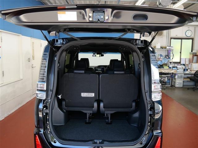 ヴォクシー ZS 煌III フルセグ メモリーナビ DVD再生 ミュージックプレイヤー接続可 バックカメラ 衝突被害軽減システム ETC 両側電動スライド LEDヘッドランプ ウオークスルー 乗車定員7人 3列シート フルエアロ(10枚目)