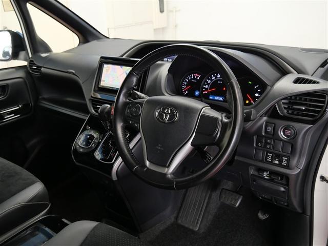 ヴォクシー ZS 煌III フルセグ メモリーナビ DVD再生 ミュージックプレイヤー接続可 後席モニター バックカメラ 衝突被害軽減システム ETC 両側電動スライド LEDヘッドランプ 乗車定員8人 3列シート ワンオーナー(6枚目)