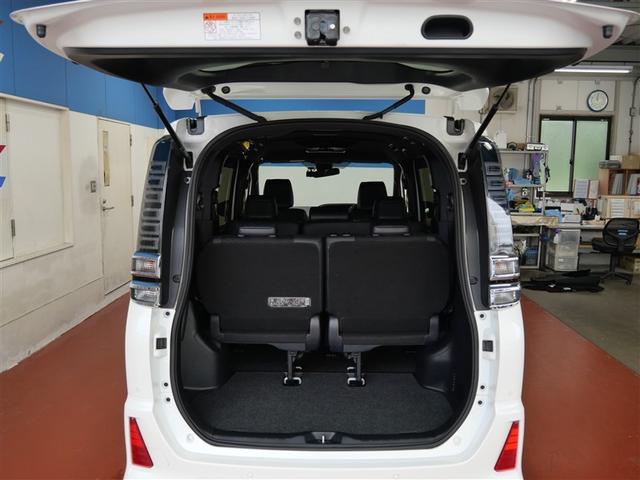 ヴォクシー ZS 煌III フルセグ メモリーナビ DVD再生 ミュージックプレイヤー接続可 後席モニター バックカメラ 衝突被害軽減システム ETC 両側電動スライド LEDヘッドランプ 乗車定員8人 3列シート ワンオーナー(10枚目)