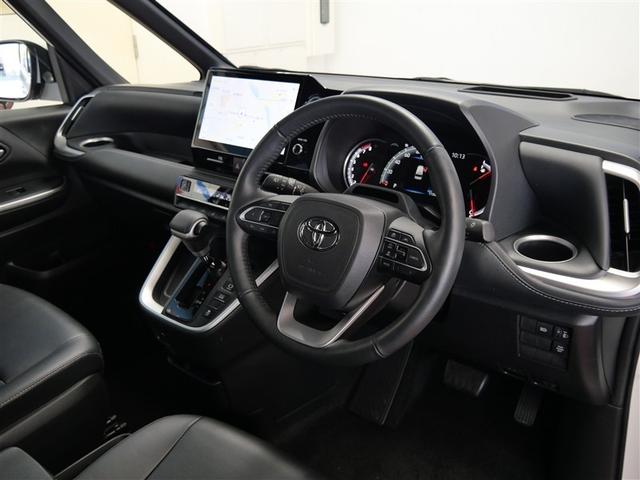 ノア Ｓ－Ｚ　フルセグ　メモリーナビ　ＤＶＤ再生　ミュージックプレイヤー接続可　後席モニター　バックカメラ　衝突被害軽減システム　ＥＴＣ　両側電動スライド　ＬＥＤヘッドランプ　乗車定員７人　３列シート　ワンオーナー（6枚目）