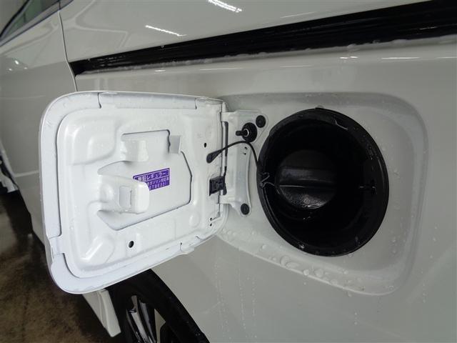 ノア Ｓ－Ｚ　フルセグ　メモリーナビ　ＤＶＤ再生　ミュージックプレイヤー接続可　後席モニター　バックカメラ　衝突被害軽減システム　ＥＴＣ　両側電動スライド　ＬＥＤヘッドランプ　乗車定員７人　３列シート　ワンオーナー（30枚目）