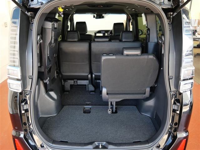 ヴォクシー ＺＳ　煌ＩＩＩ　フルセグ　メモリーナビ　ＤＶＤ再生　ミュージックプレイヤー接続可　バックカメラ　衝突被害軽減システム　ＥＴＣ　ドラレコ　両側電動スライド　ＬＥＤヘッドランプ　ウオークスルー　乗車定員８人　３列シート（12枚目）