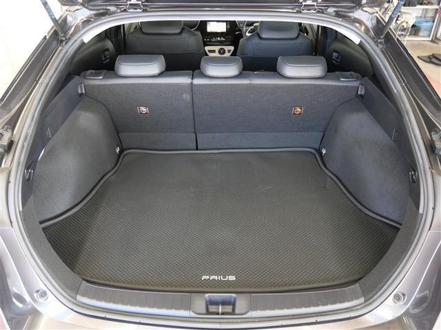 プリウス Ｓツーリングセレクション　４ＷＤ　フルセグ　メモリーナビ　ＤＶＤ再生　ミュージックプレイヤー接続可　バックカメラ　衝突被害軽減システム　ＥＴＣ　ドラレコ　ＬＥＤヘッドランプ　ワンオーナー（10枚目）