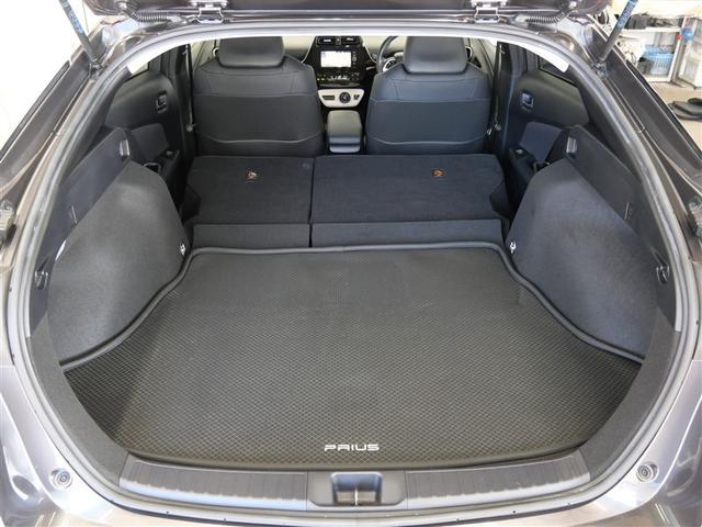 プリウス Ｓツーリングセレクション　４ＷＤ　フルセグ　メモリーナビ　ＤＶＤ再生　ミュージックプレイヤー接続可　バックカメラ　衝突被害軽減システム　ＥＴＣ　ドラレコ　ＬＥＤヘッドランプ　ワンオーナー（12枚目）