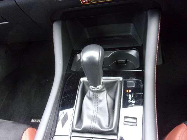 MAZDA3ファストバック 1.5 15S レトロスポーツエディション 社用車UP 禁煙車 360度モニター ナビ(11枚目)
