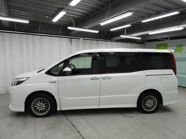 ノア ハイブリッドSi ダブルバイビー メモリーナビ・フルセグ・両側電動スライド・純正アルミホイール・スマートキー・ワンオーナー(9枚目)