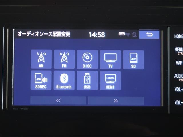 車内でＣＤ　ＤＶＤ等、様々なメディアが楽しめます。