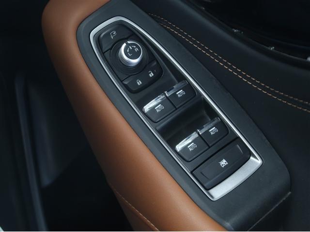 電動格納＆ミラー角度調整機能付きです。