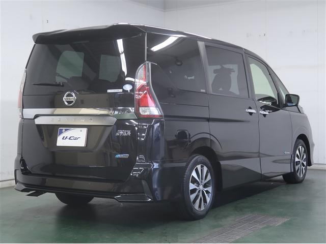 広々とした車内空間に優れた燃費性能。更にデザインも上質で人気のお車です！