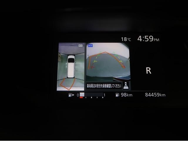 パノラミックビューモニター付きです。車両を上から見た様な映像をディスプレイオーディオ画面に表示。運転席からの目視だけでは見にくい、車両周辺の状況をリアルタイムでしっかり確認出来ます。