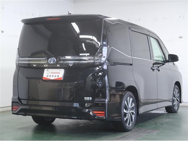 ヴォクシー ハイブリッドＳ－Ｚ　パワーウィンドウ　ＤＶＤ再生機能　インテリキー　横滑防止装置　地デジＴＶ　アクティブクルーズコントロール　１オナ　フルオートエアコン　リアカメラ　エアバッグ　ＡＢＳ　１００Ｖ充電　ナビＴＶ　ＷＡＣ（6枚目）