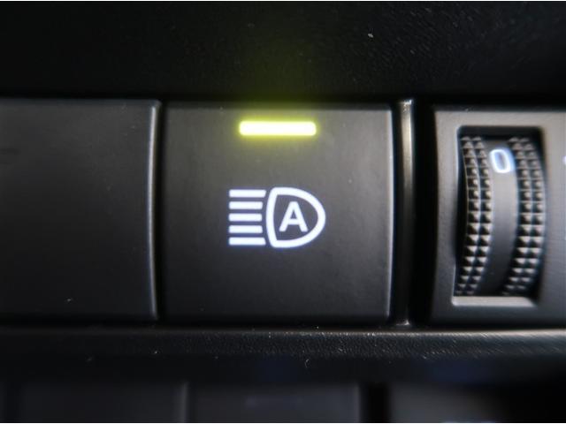 ヴォクシー ハイブリッドＳ－Ｚ　パワーウィンドウ　ＤＶＤ再生機能　インテリキー　横滑防止装置　地デジＴＶ　アクティブクルーズコントロール　１オナ　フルオートエアコン　リアカメラ　エアバッグ　ＡＢＳ　１００Ｖ充電　ナビＴＶ　ＷＡＣ（16枚目）