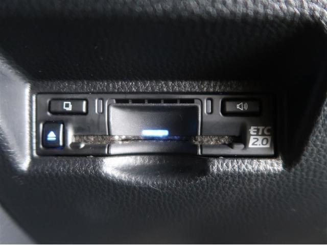 ヴォクシー ハイブリッドＳ－Ｚ　パワーウィンドウ　ＤＶＤ再生機能　インテリキー　横滑防止装置　地デジＴＶ　アクティブクルーズコントロール　１オナ　フルオートエアコン　リアカメラ　エアバッグ　ＡＢＳ　１００Ｖ充電　ナビＴＶ　ＷＡＣ（18枚目）