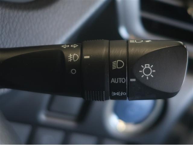 ノア ハイブリッドＳｉ　ダブルバイビーＩＩＩ　地デジ　バックモニター　両側ＰＳＤ　ＬＥＤ　ナビ＆ＴＶ　ＤＶＤ　横滑り防止装置　アルミホイール　スマキー　エアバッグ　クルコン　ＡＣ　３列シート　ドライブレコーダー　キーフリー　１オ－ナ－　ＥＴＣ（22枚目）