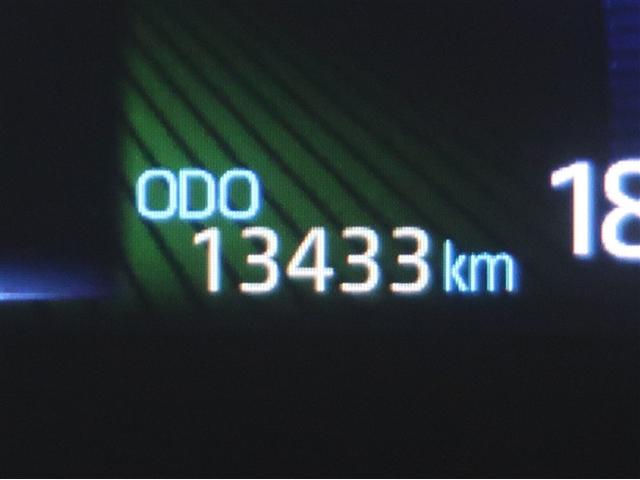 カローラクロス ハイブリッド Z AC100V電源 衝突軽減B スマキ- ワンオーナ 半レザー Bモニター アクティブクルーズコントロール メモリナビ アイドリングストップ イモビ LED AC 運転席Pシート メディアプレイヤー接続(8枚目)