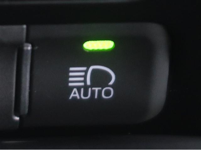 プリウス Sセーフティプラス 衝突回避システム エアロ Bモニター LEDライト クルコン ETC装備 スマートKEY ナビTV イモビライザー 横滑り防止機能 PW カーテンエアバッグ キーレスエントリー オ-トエアコン アルミ(16枚目)