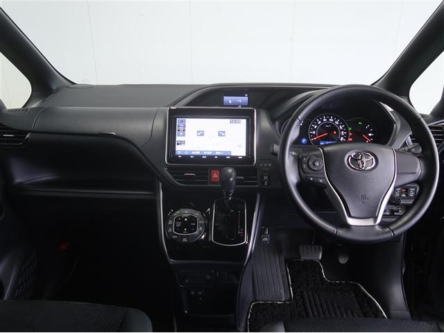 ヴォクシー ＺＳ　煌ＩＩＩ　プリクラッシュ　スマートキ　アイスト　ＤＶＤ再生機能　横滑り防止装置　ナビＴＶ　アルミ　三列シート　ＷＡＣ　盗難防止　オートエアコン　キーレス　ＥＴＣ装備　パワステ　メモリナビ　クルコン　ＡＢＳ（9枚目）