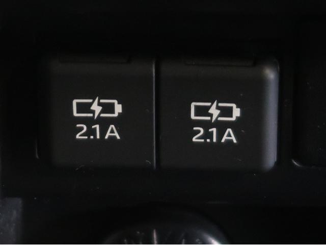 ヴォクシー ＺＳ　煌ＩＩＩ　プリクラッシュ　スマートキ　アイスト　ＤＶＤ再生機能　横滑り防止装置　ナビＴＶ　アルミ　三列シート　ＷＡＣ　盗難防止　オートエアコン　キーレス　ＥＴＣ装備　パワステ　メモリナビ　クルコン　ＡＢＳ（22枚目）