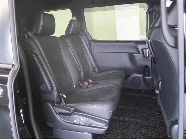 ヴォクシー ＺＳ　煌ＩＩＩ　プリクラッシュ　スマートキ　アイスト　ＤＶＤ再生機能　横滑り防止装置　ナビＴＶ　アルミ　三列シート　ＷＡＣ　盗難防止　オートエアコン　キーレス　ＥＴＣ装備　パワステ　メモリナビ　クルコン　ＡＢＳ（30枚目）