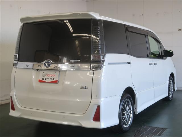 ヴォクシー ハイブリッドＺＳ　煌ＩＩ　電動両側スライドドア　ドライブレコーダ　パワーステアリング　ＤＶＤ再生可　エアロ　リアクーラー　スマキー　地デジＴＶ　ＡＵＸ　横滑防止　１オーナー　Ｗエアバック　ＡＡＣ　ＬＥＤランプ　エアバッグ（8枚目）