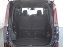 ワゴンならではの広々としたラゲージスペースを備えています。ライフスタイルに合わせて色々な物を積み込めます！