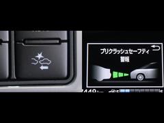 プリクラッシュセーフティシステム装備。万一の時の事故の回避、被害軽減をサポートします。 7