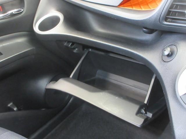 シエンタ ハイブリッドＧ　フルセグ　メモリーナビ　ＤＶＤ再生　バックカメラ　衝突被害軽減システム　ＥＴＣ　両側電動スライド　ＬＥＤヘッドランプ　乗車定員７人（23枚目）