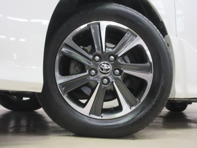 ヴォクシー ＺＳ　煌ＩＩＩ　４ＷＤ　フルセグ　メモリーナビ　ＤＶＤ再生　後席モニター　バックカメラ　衝突被害軽減システム　ＥＴＣ　両側電動スライド　ＬＥＤヘッドランプ　乗車定員７人　３列シート　アイドリングストップ（8枚目）