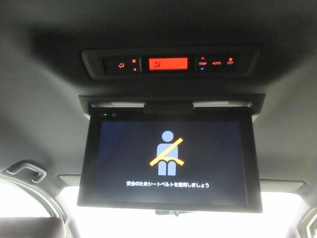 ヴォクシー ＺＳ　煌ＩＩＩ　４ＷＤ　フルセグ　メモリーナビ　ＤＶＤ再生　後席モニター　バックカメラ　衝突被害軽減システム　ＥＴＣ　両側電動スライド　ＬＥＤヘッドランプ　乗車定員７人　３列シート　アイドリングストップ（15枚目）