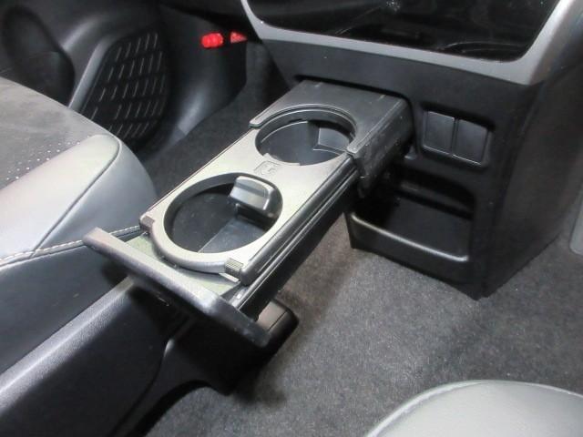 ヴォクシー ＺＳ　煌ＩＩＩ　４ＷＤ　フルセグ　メモリーナビ　ＤＶＤ再生　後席モニター　バックカメラ　衝突被害軽減システム　ＥＴＣ　両側電動スライド　ＬＥＤヘッドランプ　乗車定員７人　３列シート　アイドリングストップ（23枚目）