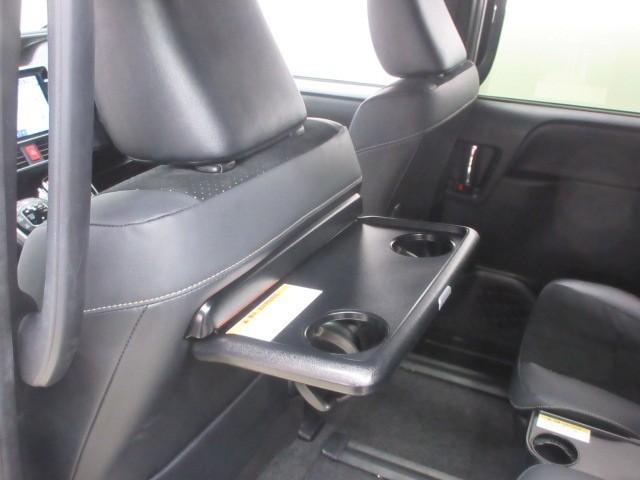 ヴォクシー ＺＳ　煌ＩＩＩ　４ＷＤ　フルセグ　メモリーナビ　ＤＶＤ再生　後席モニター　バックカメラ　衝突被害軽減システム　ＥＴＣ　両側電動スライド　ＬＥＤヘッドランプ　乗車定員７人　３列シート　アイドリングストップ（24枚目）