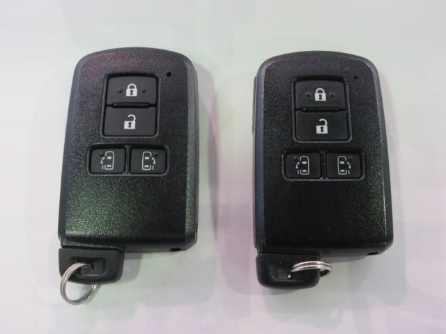 ヴォクシー ＺＳ　煌ＩＩＩ　４ＷＤ　フルセグ　メモリーナビ　ＤＶＤ再生　後席モニター　バックカメラ　衝突被害軽減システム　ＥＴＣ　両側電動スライド　ＬＥＤヘッドランプ　乗車定員７人　３列シート　アイドリングストップ（35枚目）