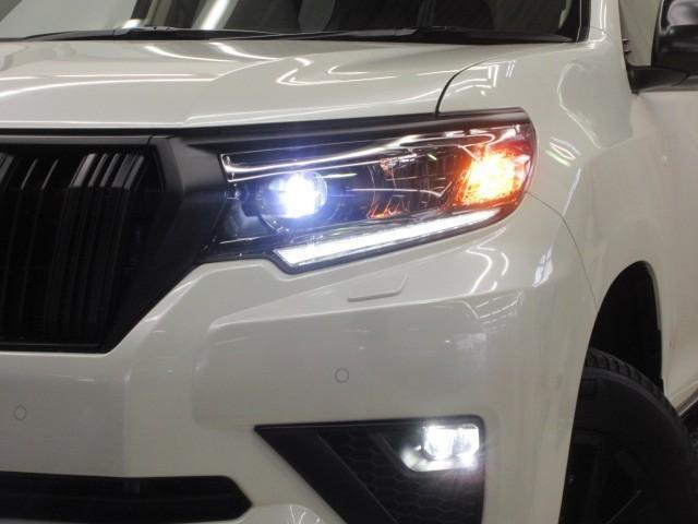 ランドクルーザープラド ＴＸ　Ｌパッケージ　マットブラックエディション　革シート　サンルーフ　４ＷＤ　フルセグ　メモリーナビ　バックカメラ　衝突被害軽減システム　ＥＴＣ　ＬＥＤヘッドランプ　乗車定員７人　３列シート（7枚目）