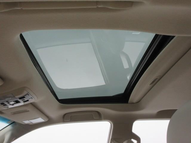 ランドクルーザープラド ＴＸ　Ｌパッケージ　マットブラックエディション　革シート　サンルーフ　４ＷＤ　フルセグ　メモリーナビ　バックカメラ　衝突被害軽減システム　ＥＴＣ　ＬＥＤヘッドランプ　乗車定員７人　３列シート（8枚目）