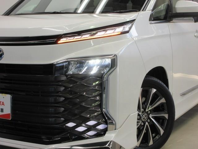 ヴォクシー ハイブリッドS-Z フルセグ メモリーナビ DVD再生 バックカメラ 衝突被害軽減システム ETC 両側電動スライド LEDヘッドランプ 乗車定員7人 3列シート フルエアロ(7枚目)