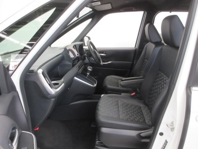 ヴォクシー ハイブリッドS-Z フルセグ メモリーナビ DVD再生 バックカメラ 衝突被害軽減システム ETC 両側電動スライド LEDヘッドランプ 乗車定員7人 3列シート フルエアロ(29枚目)