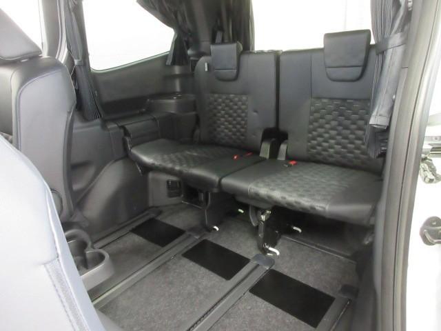 ヴォクシー ハイブリッドS-Z フルセグ メモリーナビ DVD再生 バックカメラ 衝突被害軽減システム ETC 両側電動スライド LEDヘッドランプ 乗車定員7人 3列シート フルエアロ(31枚目)