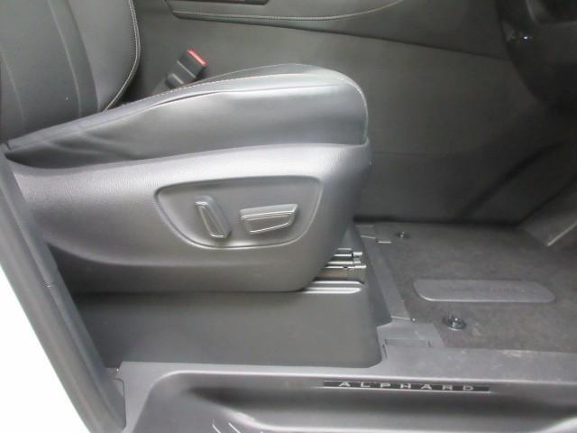 アルファード Ｚ　フルセグ　メモリーナビ　バックカメラ　衝突被害軽減システム　ＥＴＣ　ドラレコ　両側電動スライド　ＬＥＤヘッドランプ　乗車定員７人　３列シート（22枚目）