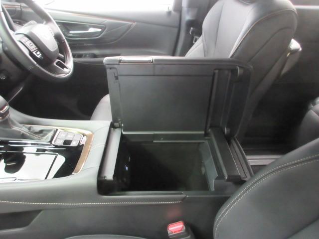 アルファード Ｚ　フルセグ　メモリーナビ　バックカメラ　衝突被害軽減システム　ＥＴＣ　ドラレコ　両側電動スライド　ＬＥＤヘッドランプ　乗車定員７人　３列シート（28枚目）