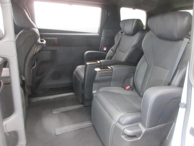 アルファード Ｚ　フルセグ　メモリーナビ　バックカメラ　衝突被害軽減システム　ＥＴＣ　ドラレコ　両側電動スライド　ＬＥＤヘッドランプ　乗車定員７人　３列シート（32枚目）