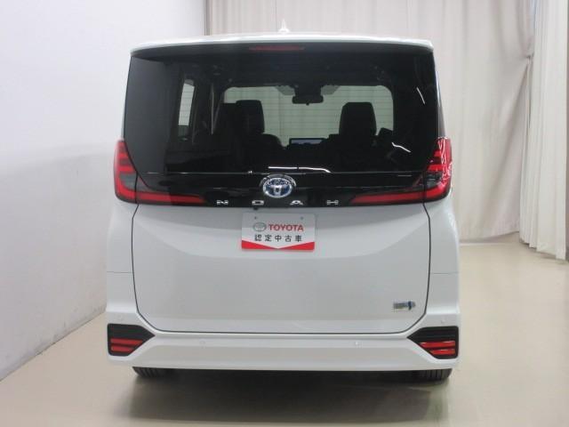 ノア ハイブリッドＳ－Ｚ　フルセグ　メモリーナビ　ＤＶＤ再生　後席モニター　バックカメラ　衝突被害軽減システム　ＥＴＣ　両側電動スライド　ＬＥＤヘッドランプ　乗車定員７人　３列シート（4枚目）